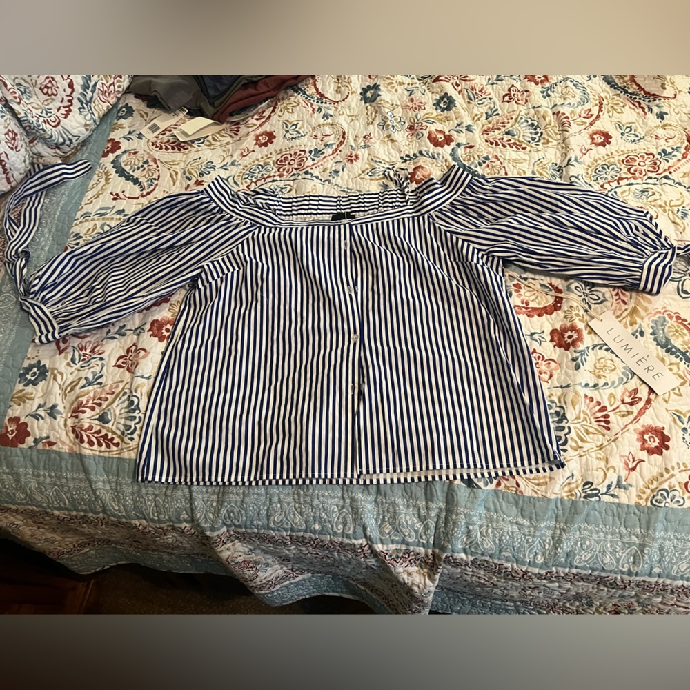 Lumiere new off the shoulder top